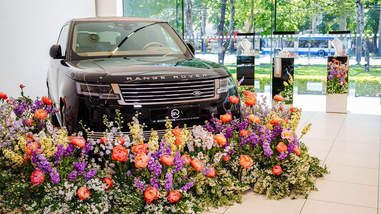 Range Rover Point Весенний сад и мастер-класс для клиентов в пространстве Land Rover ...