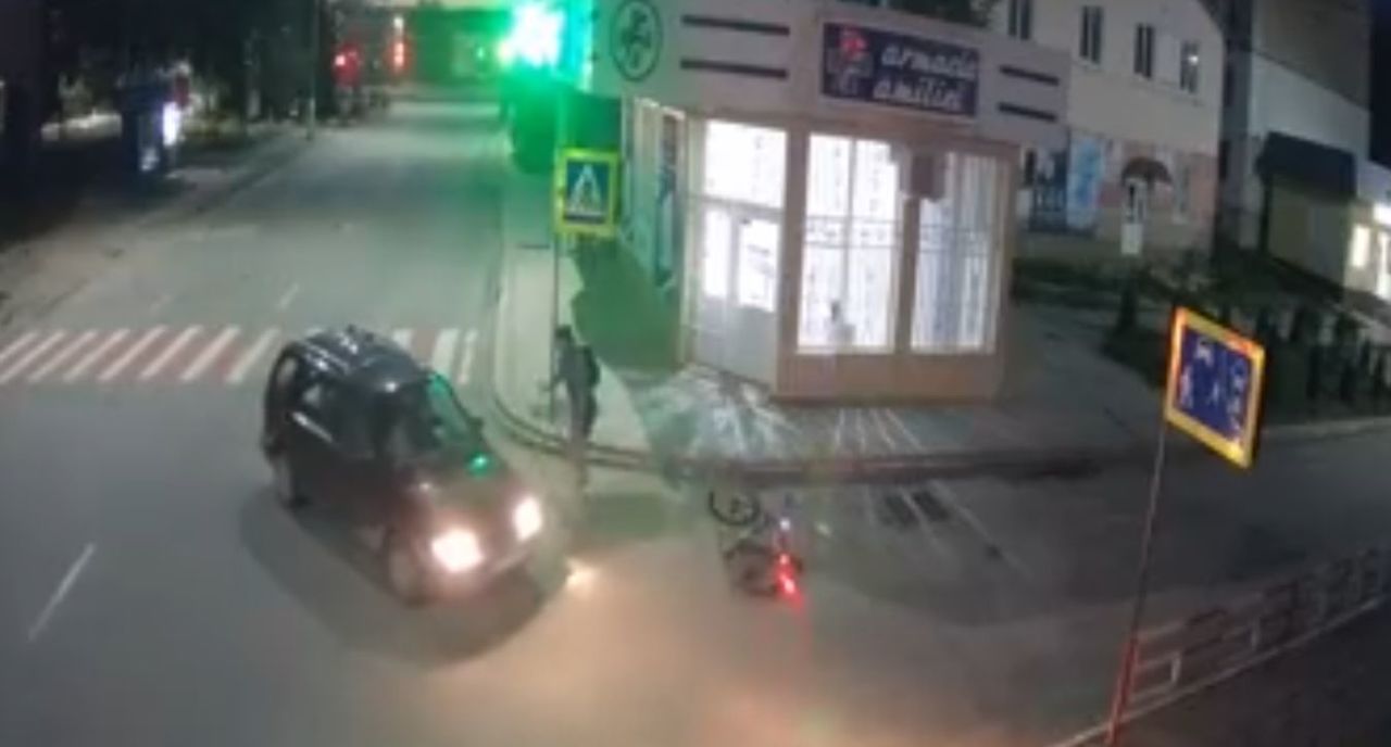 В Бельцах парень на велосипеде столкнулся с автомобилем.