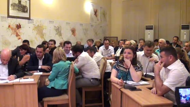 В новый альянс вошли представители Либеральной партии, Народной европейской партии, ЛДПМ и ДПМ.