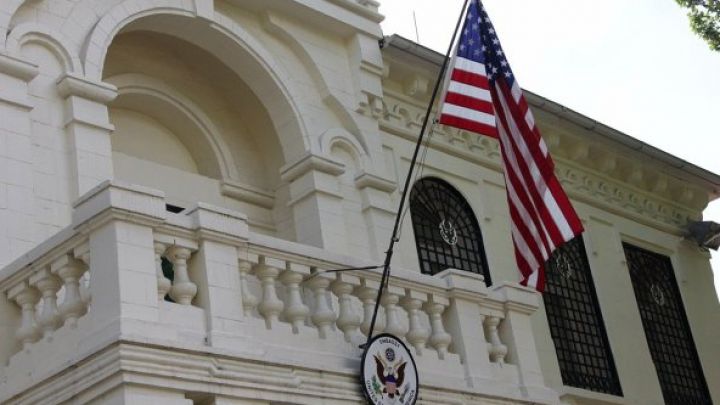 В пресс-службе посольства США отметили, что повода для беспокойства нет.