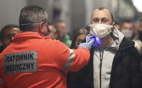 В Польше допустили введение локдауна из-за быстрого распространения COVID-19.
