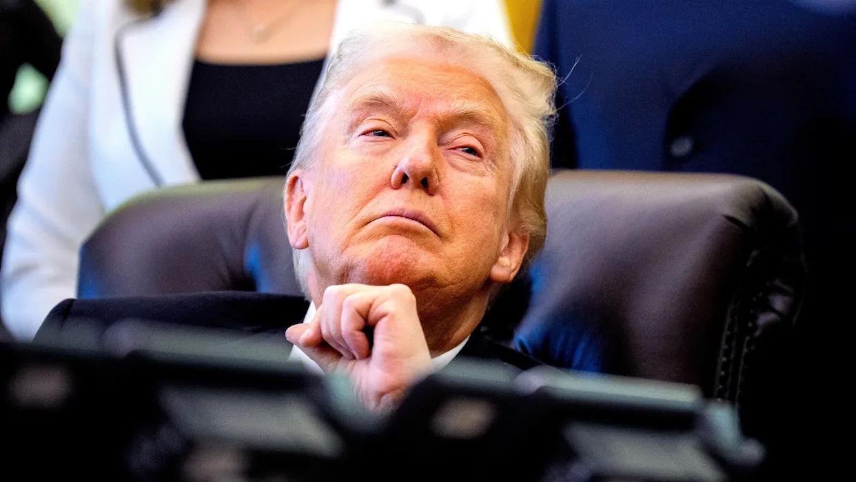 Трамп не сможет раздать американцам по $2 тысячи без одобрения конгресса.