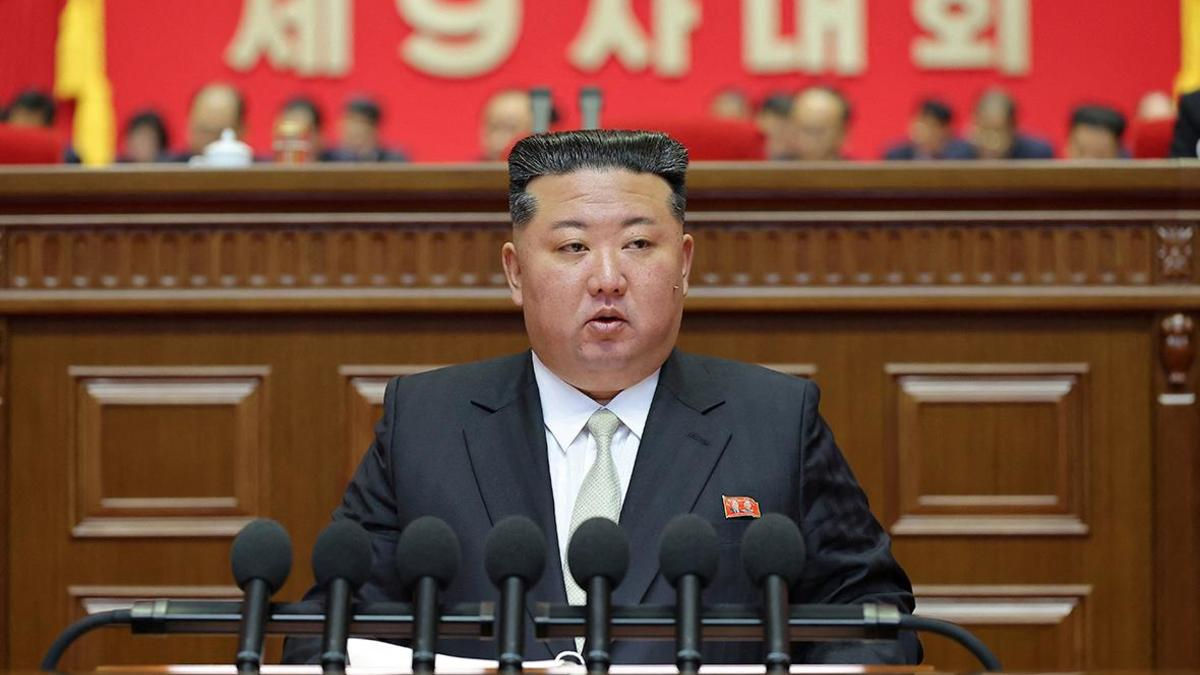 Ким Чен Ын переизбран на пост председателя государственных дел Северной Кореи.