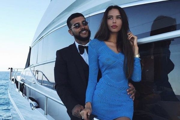 Timati și-a fotografiat iubita aproape goală.