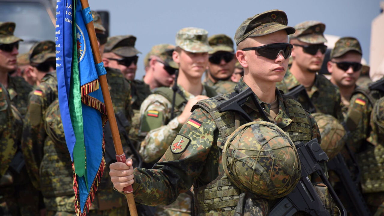 В Германии исключили возможность отправки военных из стран ЕС на Украину.