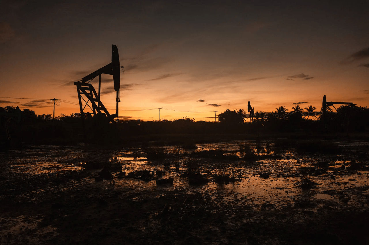 США ведут переговоры об аренде нефтяных месторождений Венесуэлы сроком до 100 лет.