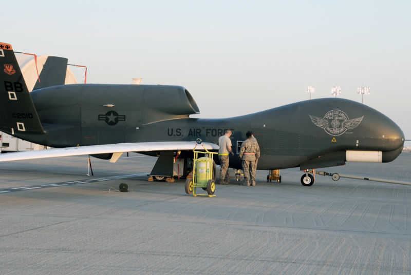 Стратегический беспилотный летательный аппарат ВВС Global Hawk.