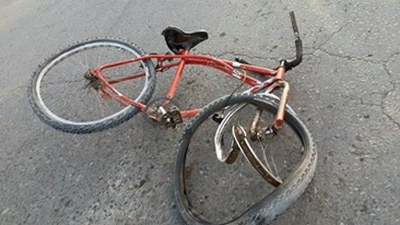 Călătoria cu bicicleta a doi copii minori s-a terminat tragic, după ce o șoferiță a dat cu automobilul peste ei. Foto: infozona.com.ar