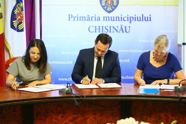 Подписан Меморандум по укреплению муниципальной системы защиты ребенка.