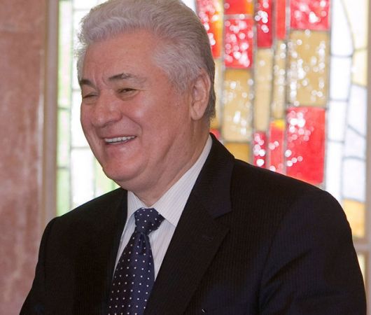 În fiecare partid politic este cel puţin un membru cu simţul umorului bine dezvoltat. Deseori, aceştia fac declaraţii care ne lasă cu gura căscată.