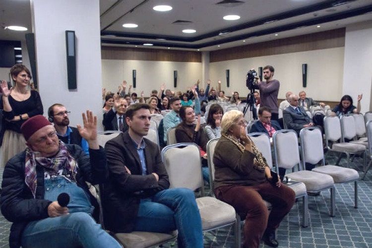 Смена власти привела к определенному развитию свободы СМИ.