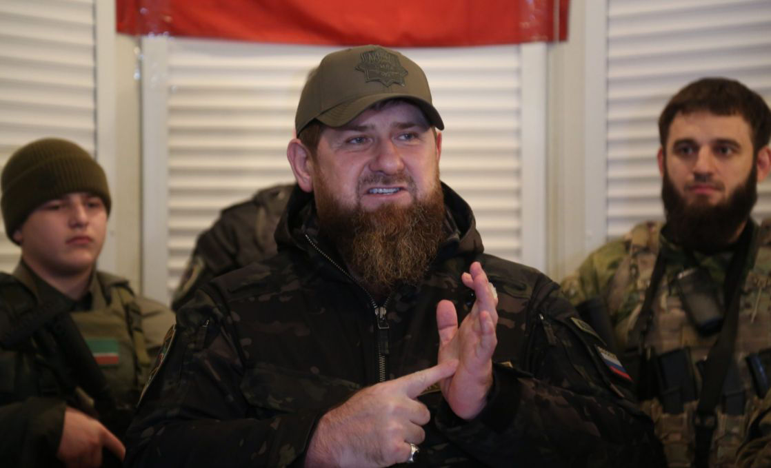 Кадыров заявил о продолжении боев с украинскими силами в Мариуполе.
