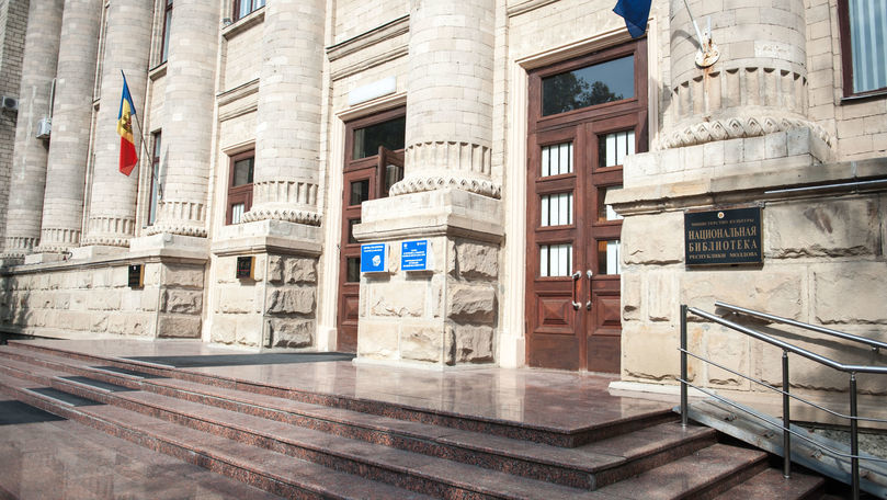 Национальная библиотека подготовила „Национальный календарь 2022 года”.