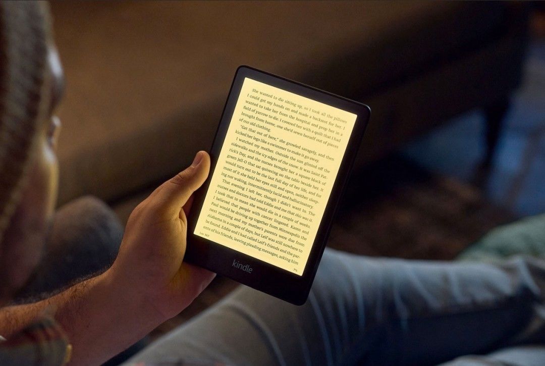 Компания Amazon представила обновленный ридер Kindle Paperwhite.