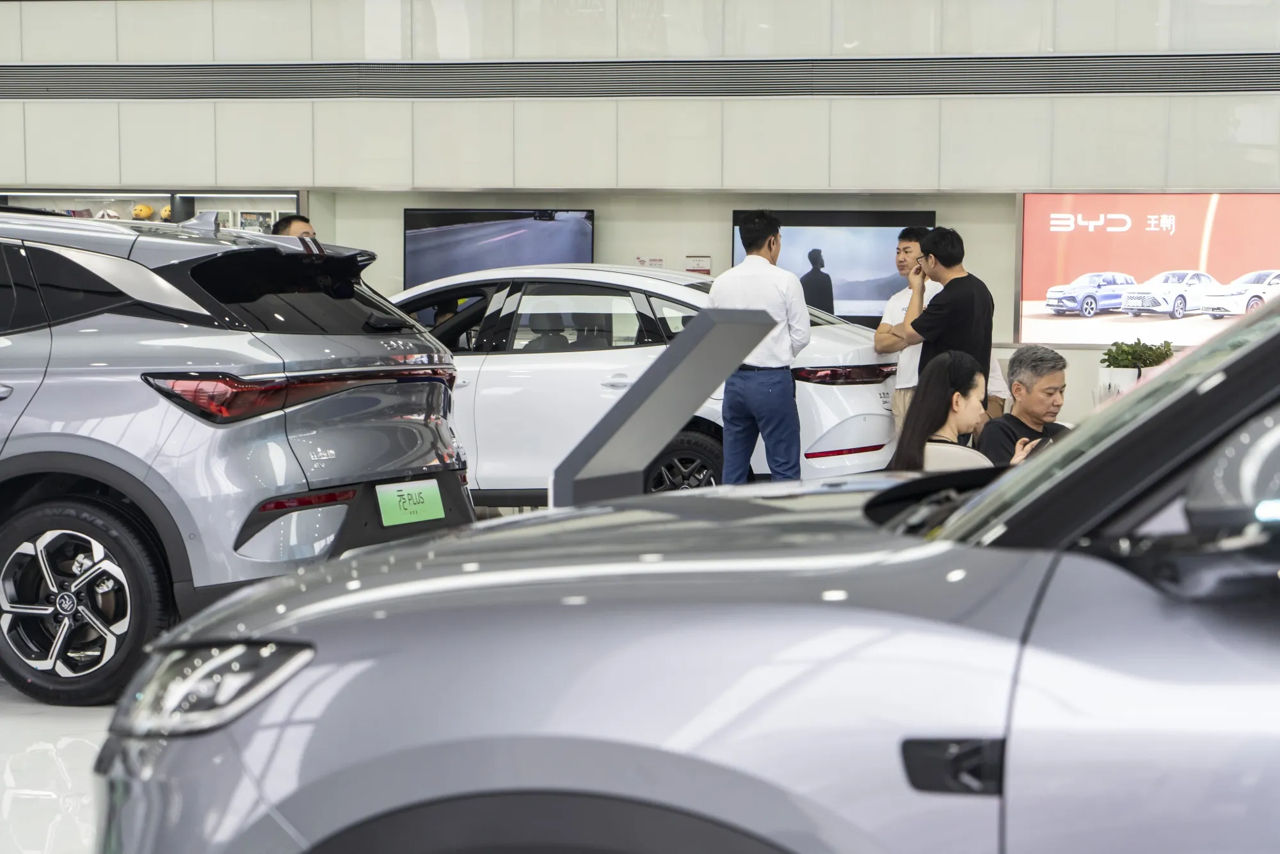 BYD терпит крупнейшее падение квартальной прибыли за почти 5 лет.