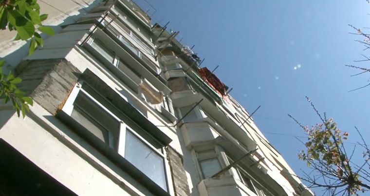 Врачи рассказали о состоянии девочки, упавшей с пятого этажа.