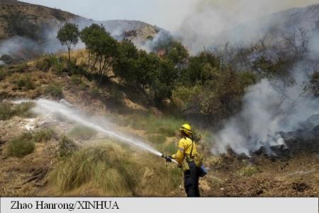 Los Angeles-ul se confruntă cu cel mare incendiu din istoria oraşului. 