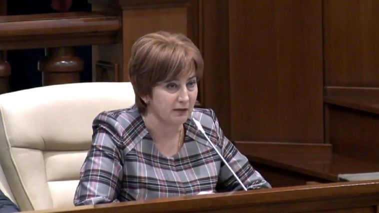 O deputată comunistă a aderat la PDM. Foto: deschide.md
