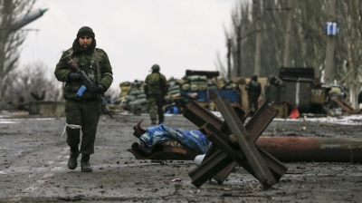 O tentativă de încetare a focului a eşuat luna trecută, iar Poroşenko a decretat mobilizarea a 50.000 de bărbaţi pentru a susţine armata pe linia de front.