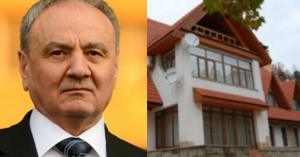 Резиденция в Кондрице занимает площадь в 500 гектаров и расположена в 33 километрах от столицы.