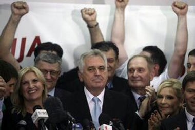 Nikolic a pierdut scrutinul prezidenţial de două ori, în 2004 şi 2008, în faţa lui Boris Tadic.