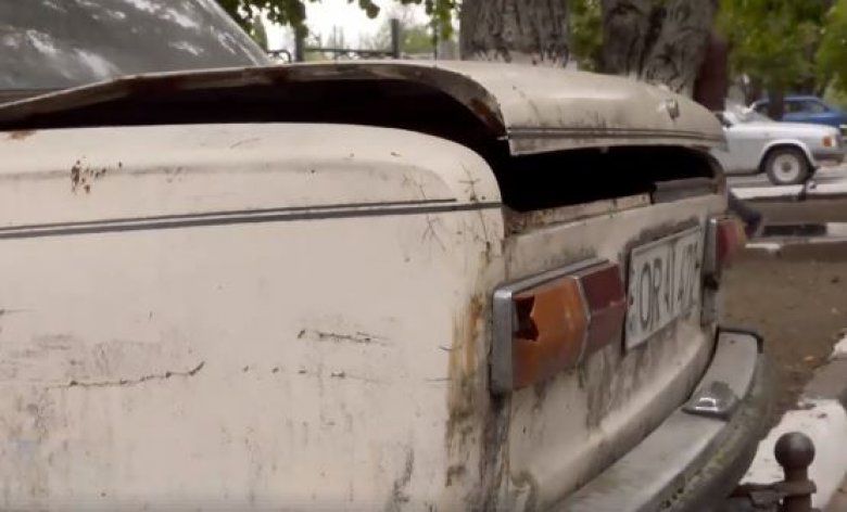Chișinăul se transformă într-o parcare imensă pentru mașinile abandonate.