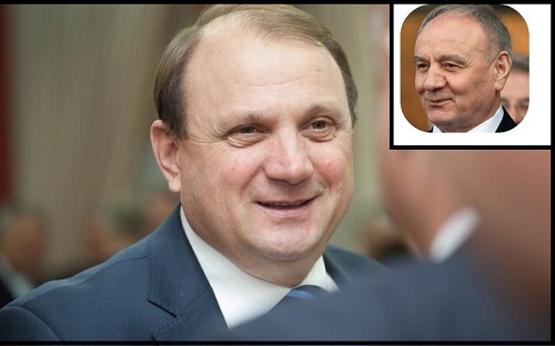 Предыдущий президент заставлял всех вешать в своих кабинетах его портрет, а я это сделал по собственной инициативе.