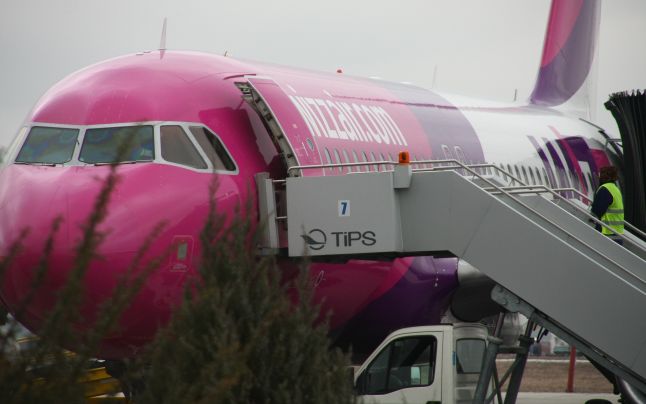 Compania aeriană low-cost Wizz Air, a fost înfiinţată în 2003 de către foşti angajaţi ai companiei ungare de stat Malev.