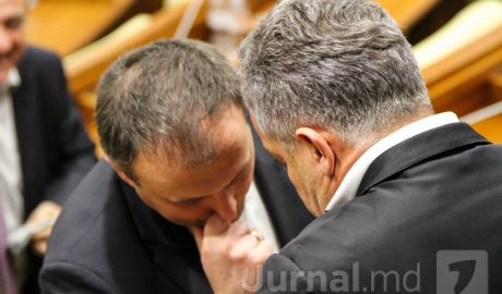 De asemenea, din salariul de ministru al Economiei, dar şi din activitatea în cadrul Parlamentului, Candu a obţinut în 2014 circa 192 de mii de lei.