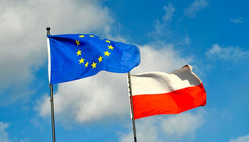 Еврокомиссия объявила о подаче судебного иска против Польши.