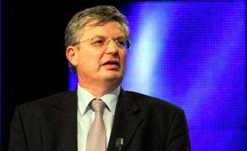 Европейский комиссар по здравоохранению и защите прав потребителей Тонио Борг. Фото: inform.kz 