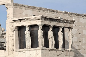 Totul pentru ca, în următorii trei ani, sectorul public să numere cu 150.000 de angajaţi mai puţin.