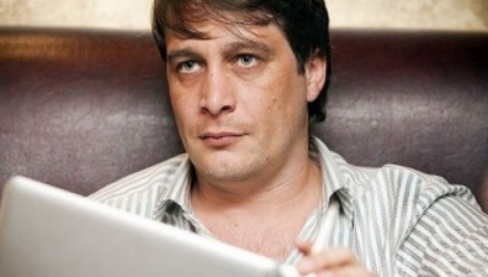 Bloggerul rus, Eduard Baghirov, este de părere că, Plahotniuc nu trebuia doar demis, el trebuie să-și ispășească pedeapsa în închisoare. 
