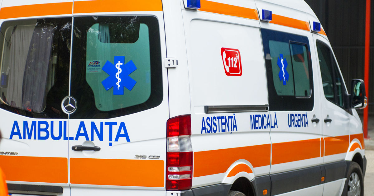 Un băiat din Ocnița, agresat cu un cuțit de către propriul tată.
