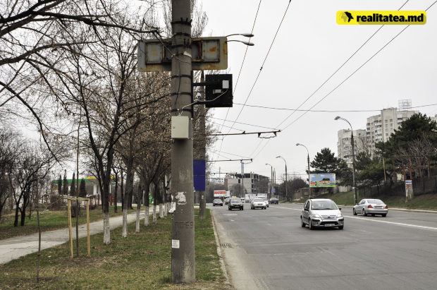 Radarele fixe, instalate pe străzile din capitală, au fost deconectate. Foto: realitatea.md