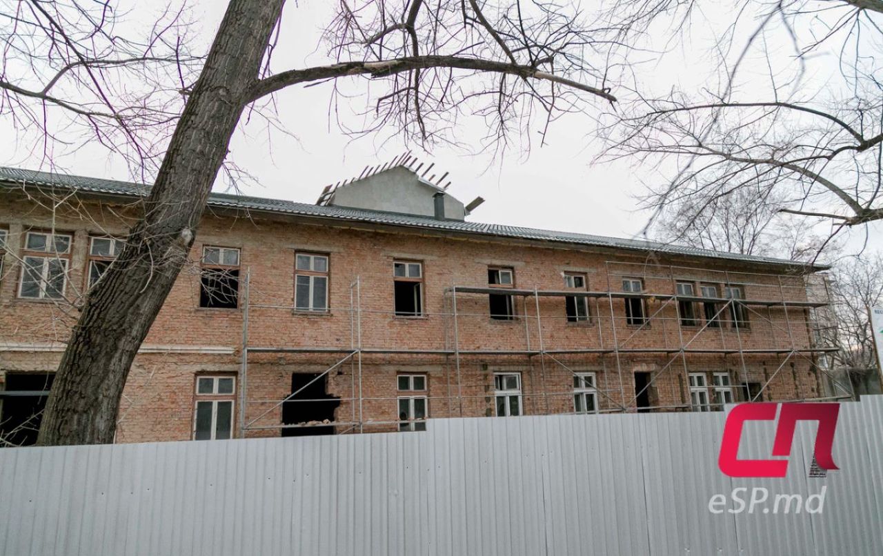 Повторная техническая экспертиза должна определить возможность продолжения реконструкции бани.