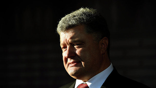 Порошенко: Украинцы должны сами решать, ехать ли на ЧМ-2018 в Россию.