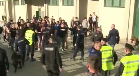 Двое молодых людей 25 и 26 лет задержаны на 72 часа.