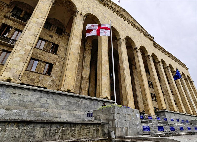 Парламент Грузии утвердил дату проведения выборов президента.