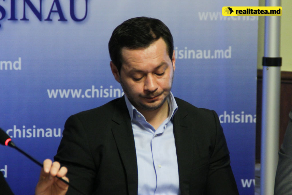 Мунтяну заявил, что самопровозглашение Кодряну в качестве врио примара столицы будет изучаться в курсах истории, но и административного права. Фото: realitatea.md.