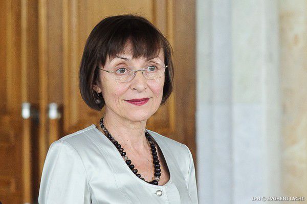 В течение 2 недель Корина Фусу будет обязана представить в парламенте отчет о свей деятельности.  Фото: ipn.md