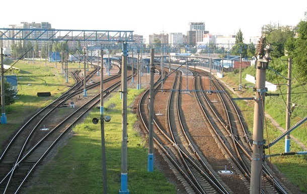 Взрыв разрушил стрелку.