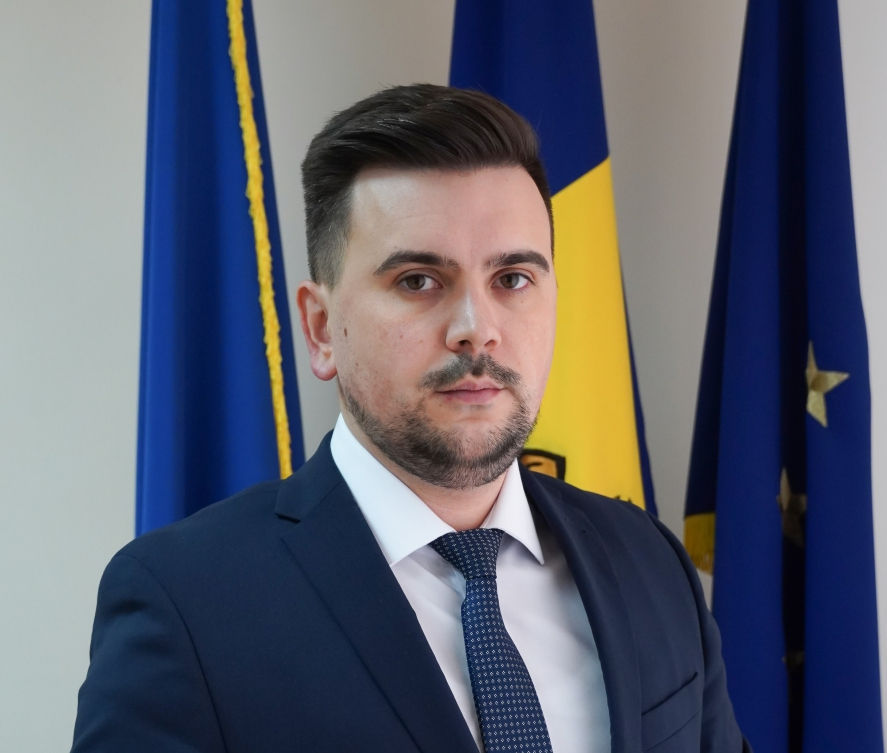 Единственный представитель оппозиции в ЦИКе подал в отставку.