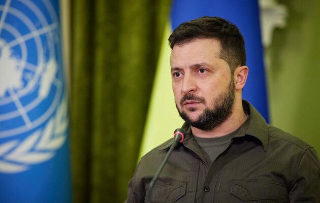 Зеленский: Украинский флаг уже в Лимане.