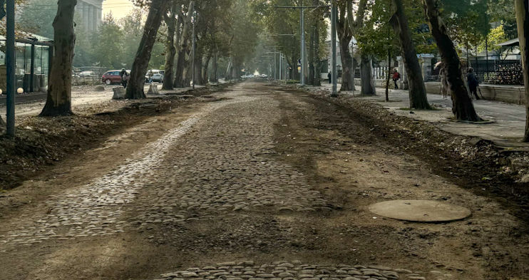 Pe strada 31 August 1989 din Chișinău au început scanările topografice.