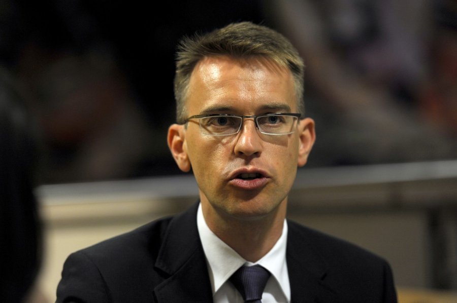 Peter Stano susţine că legile adoptate, vineri, de deputaţii comunişti şi cei liberal-democraţi constituie o ameninţare pentru instituţiile principale ale ţării.