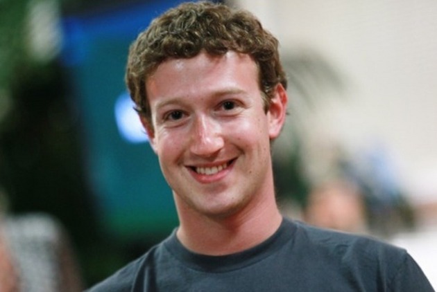 Salariul de un dolar al lui Zuckerberg pentru 2013 a fost menţionat mai întâi cu ocazia listării la bursă a acţiunilor Facebook.
