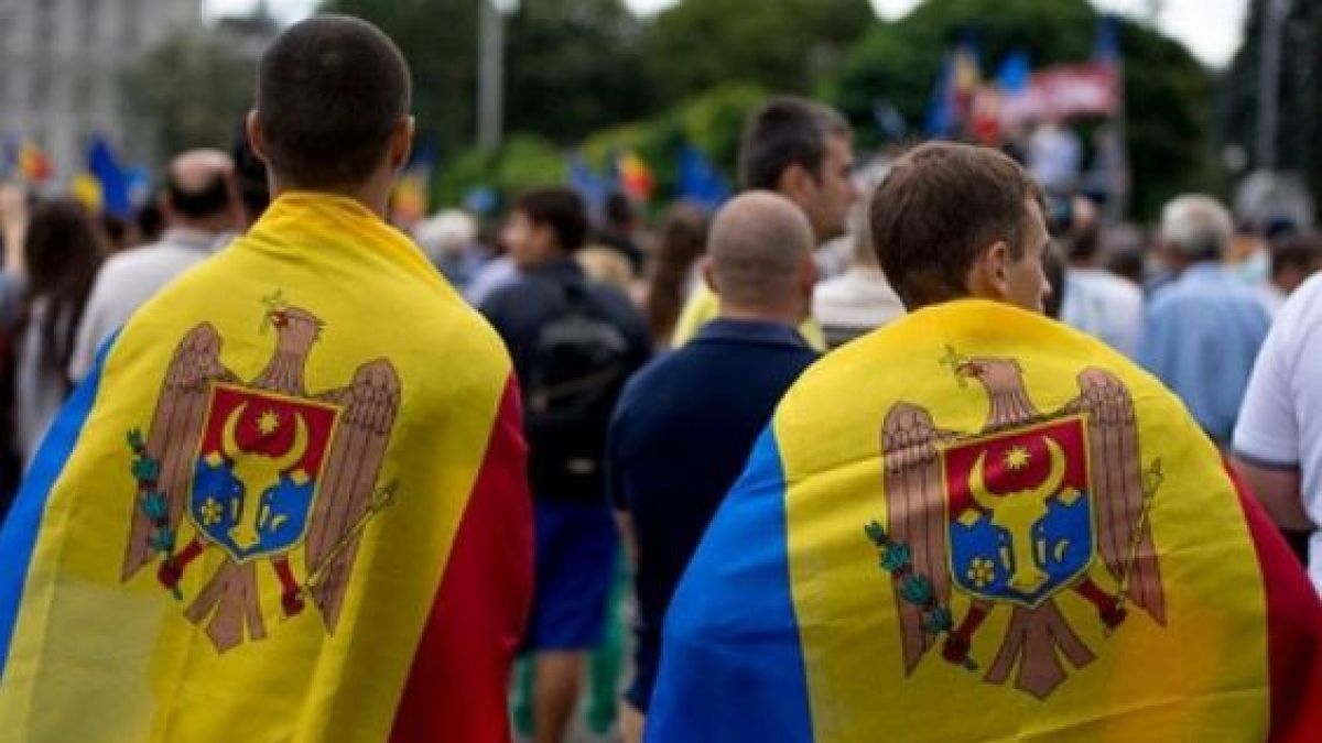 На выборы пришло более половины молодежи страны.