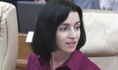  Ministra Educaţiei, Maia Sandu riscă să fie demisă de Parlament.
