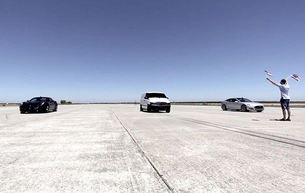 Новый электромобиль на базе Mercedes-Benz Vito оснащен двумя моторами.